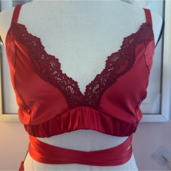 💋 GORGEOUS NWT Adore Me red with lace details and wrap bow lingerie set XL - Picture 2 of 9